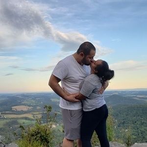 Meet your Posher, Romelia